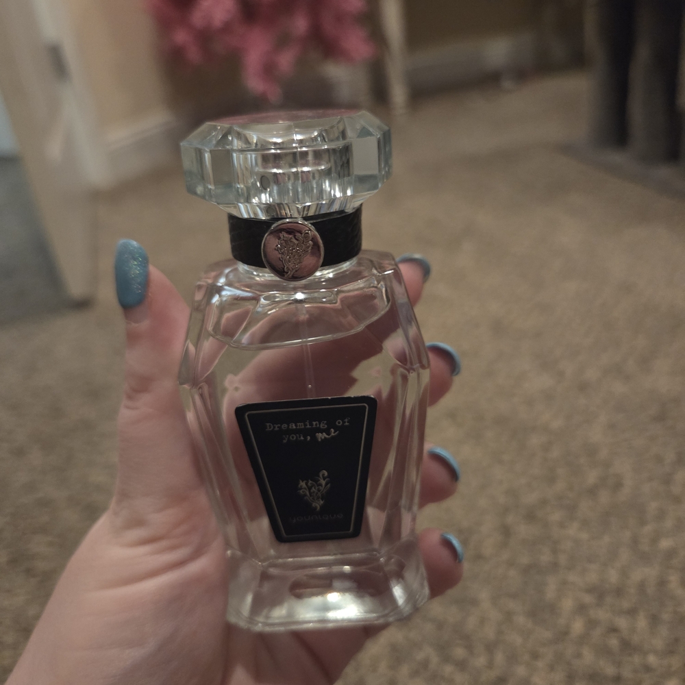 Younique Dreaming 02 Eau de Parfum with Black and Silver Accents